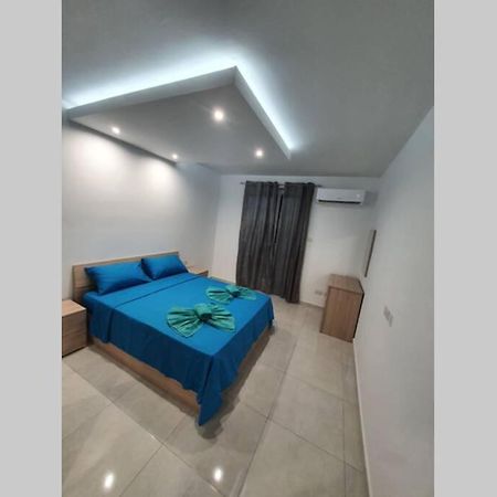 Seaview 2 Double Bedroom Modern Apartment Сейнт Полс Бей Екстериор снимка
