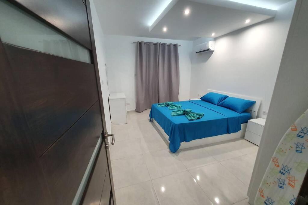 Seaview 2 Double Bedroom Modern Apartment Сейнт Полс Бей Екстериор снимка